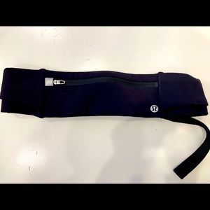 Lululemon running belt (black), never used!